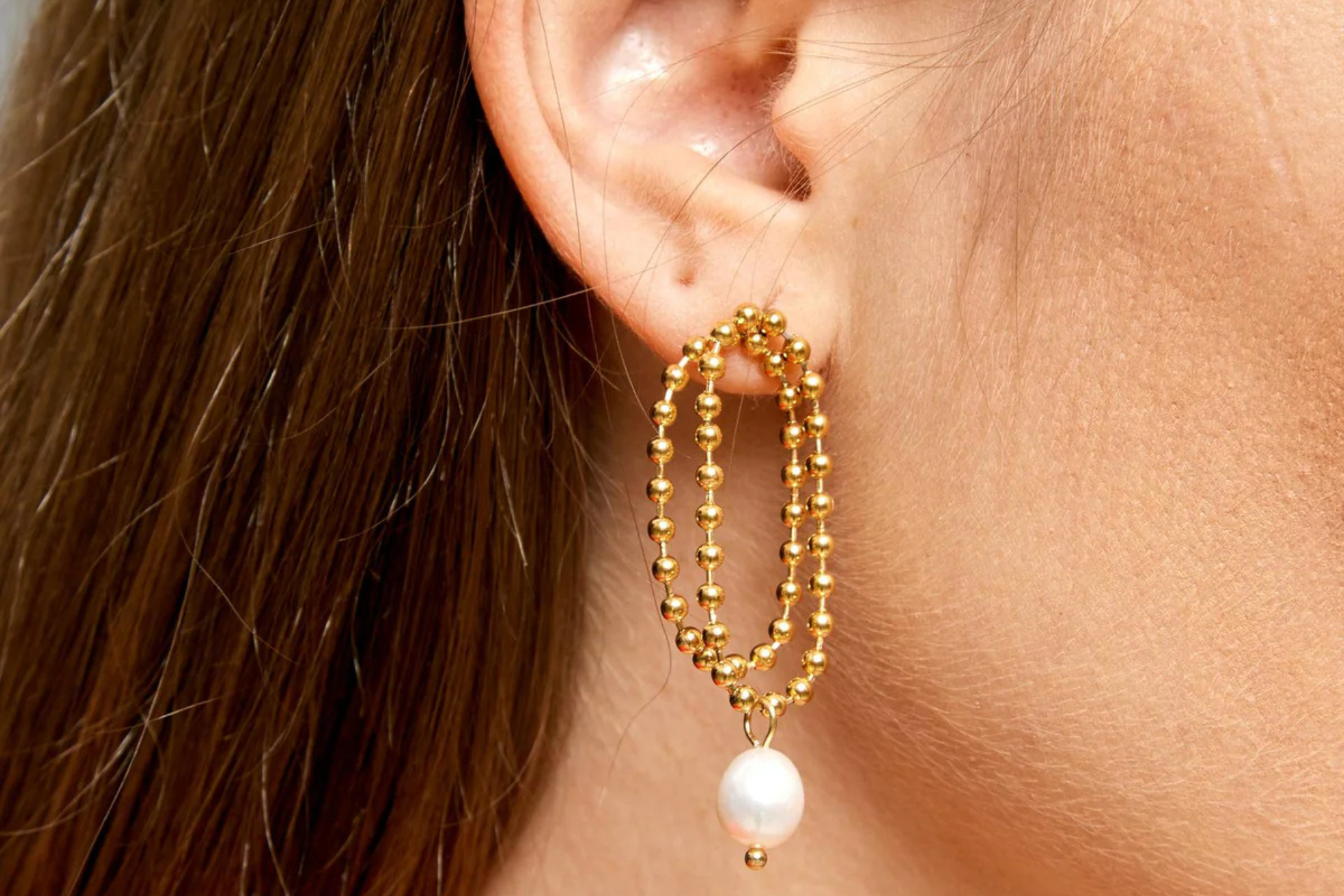 Why More Women in New Zealand Are Choosing Waterproof Bracelets Over Traditional Jewellery