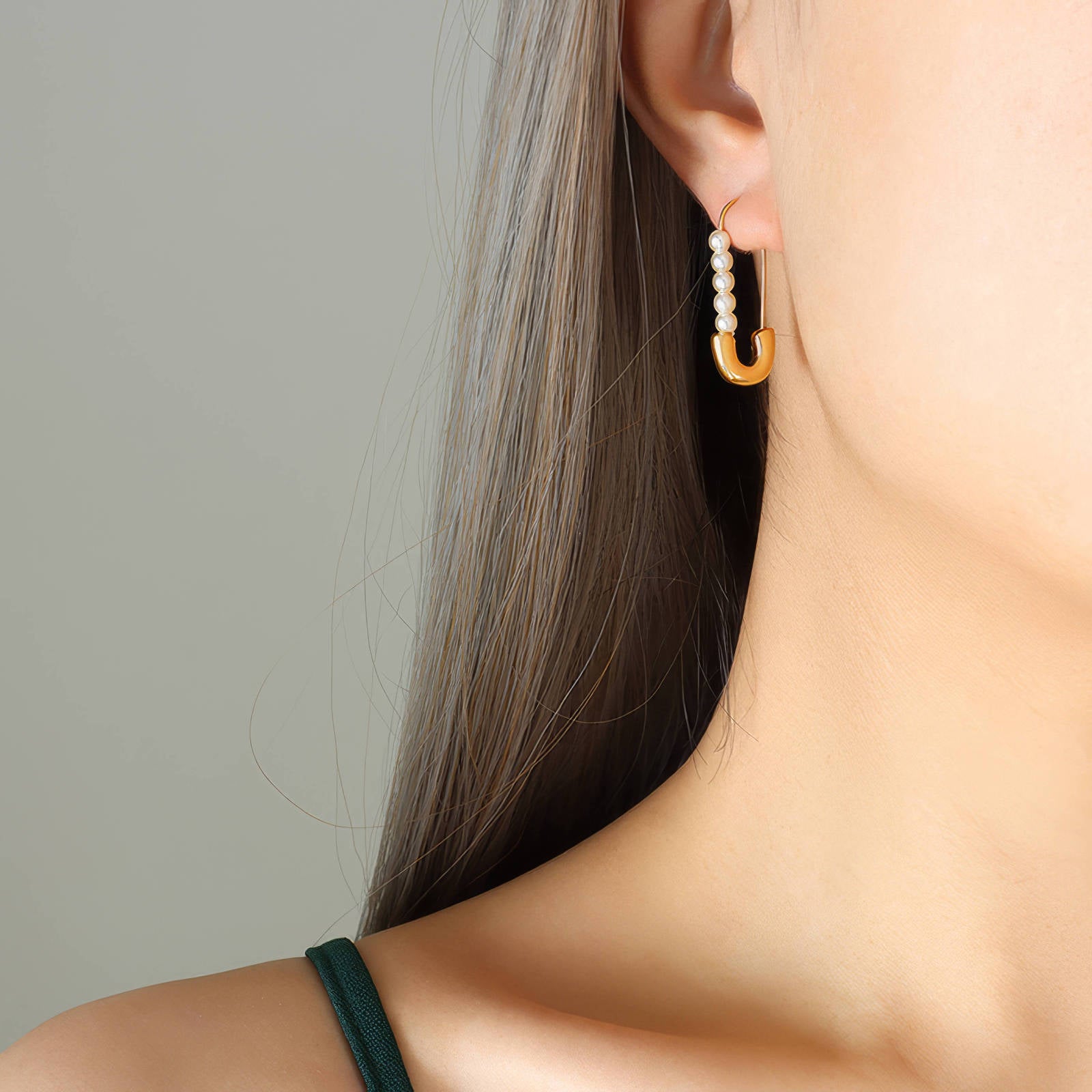 Classic Pearl Drop Earrings